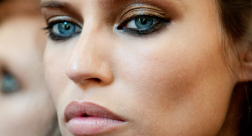 Bianca Balti a Venezia: il clean beauty look che esalta la luce